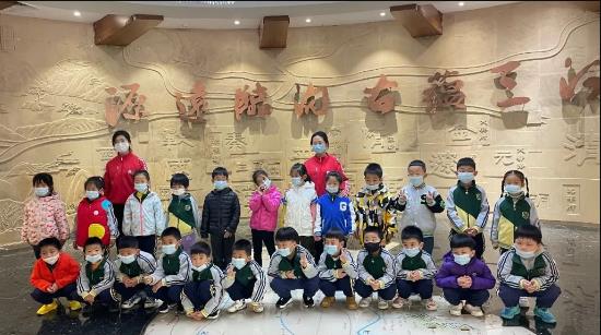 “小手拉大手 走进博物馆”幼儿园社会实践活动